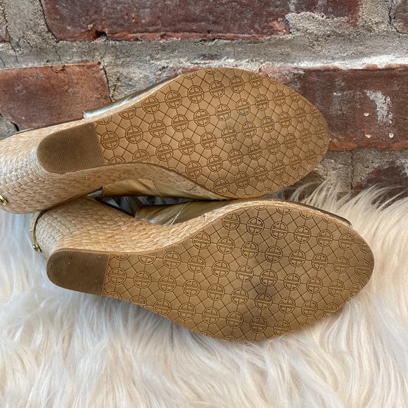 Lilly Pulitzer Kristin Slingback Wedge Sandal in Gold Metallic Leather, Size 6M - Picture 14 of 17